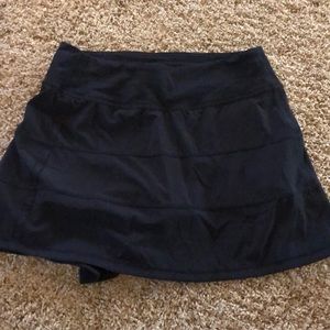 Play off the pleats Lulu lemon skirt